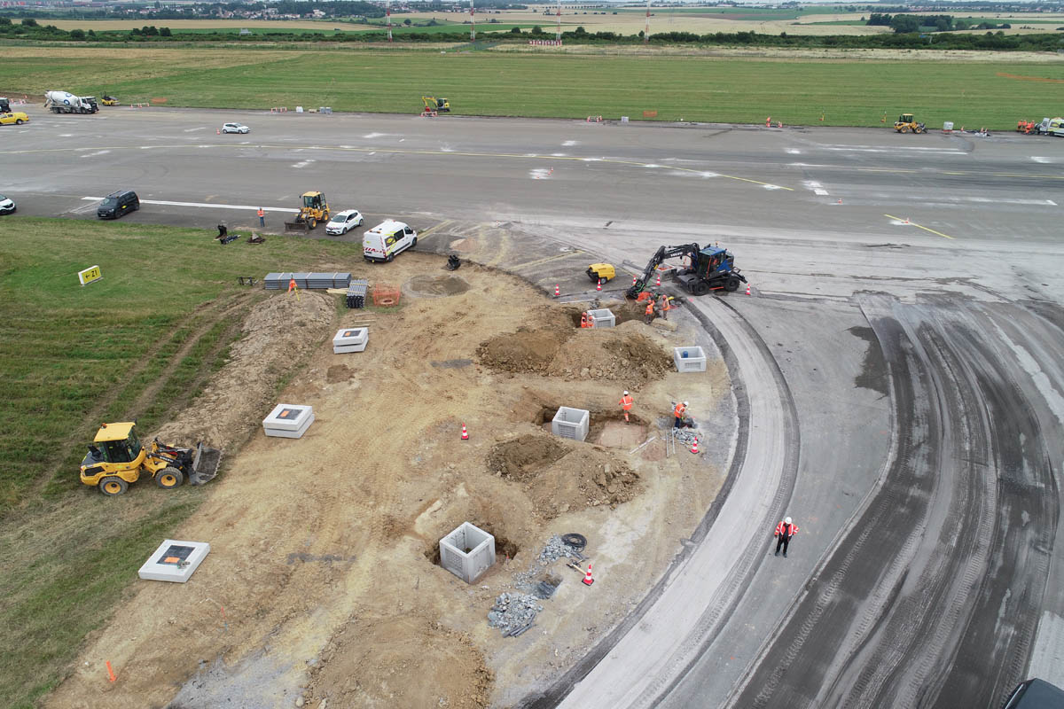 POSE DE CHAMBRES PISTE 3 AEROPORT CDG