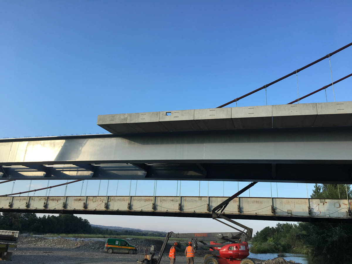 Pose des dalle sur structure Metallique Pont de Manosque